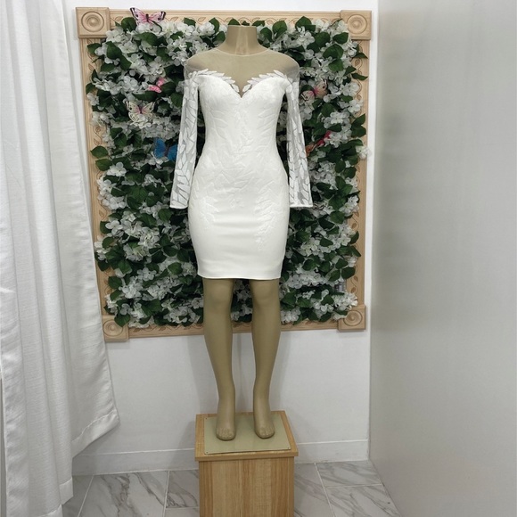 Tadashi Shoji LIONEL LONG-SLEEVE SEQUIN EMBROIDERED DRESS - Picture 4 of 8